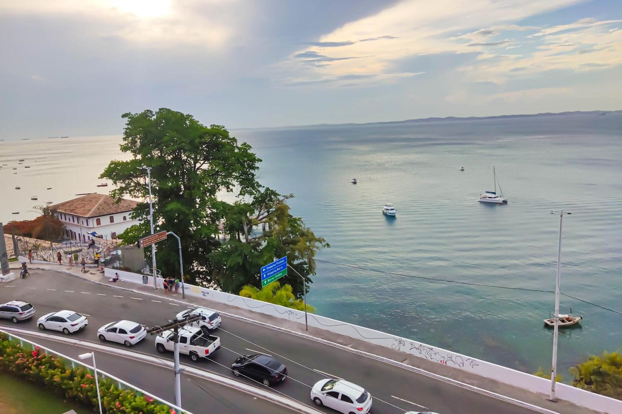 Апартаменты Cloc Marina Vista Mar P/ A Baia De Todos Os Santos Сальвадор Экстерьер фото