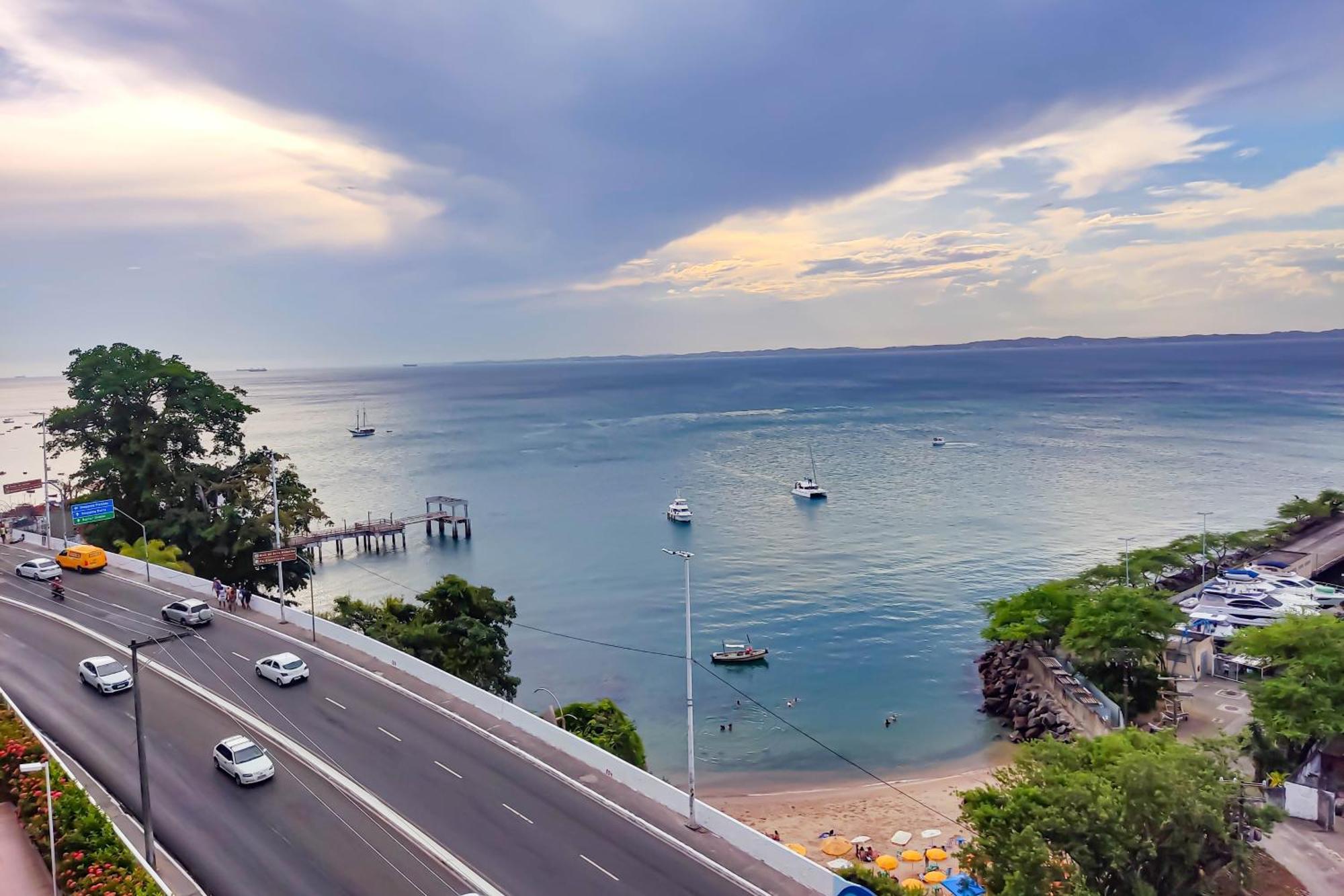 Апартаменты Cloc Marina Vista Mar P/ A Baia De Todos Os Santos Сальвадор Экстерьер фото